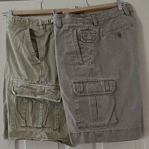 Men's Set of 2 Cargo Shorts - Olive and Khaki, Express/ American Eagle, 32 X 10